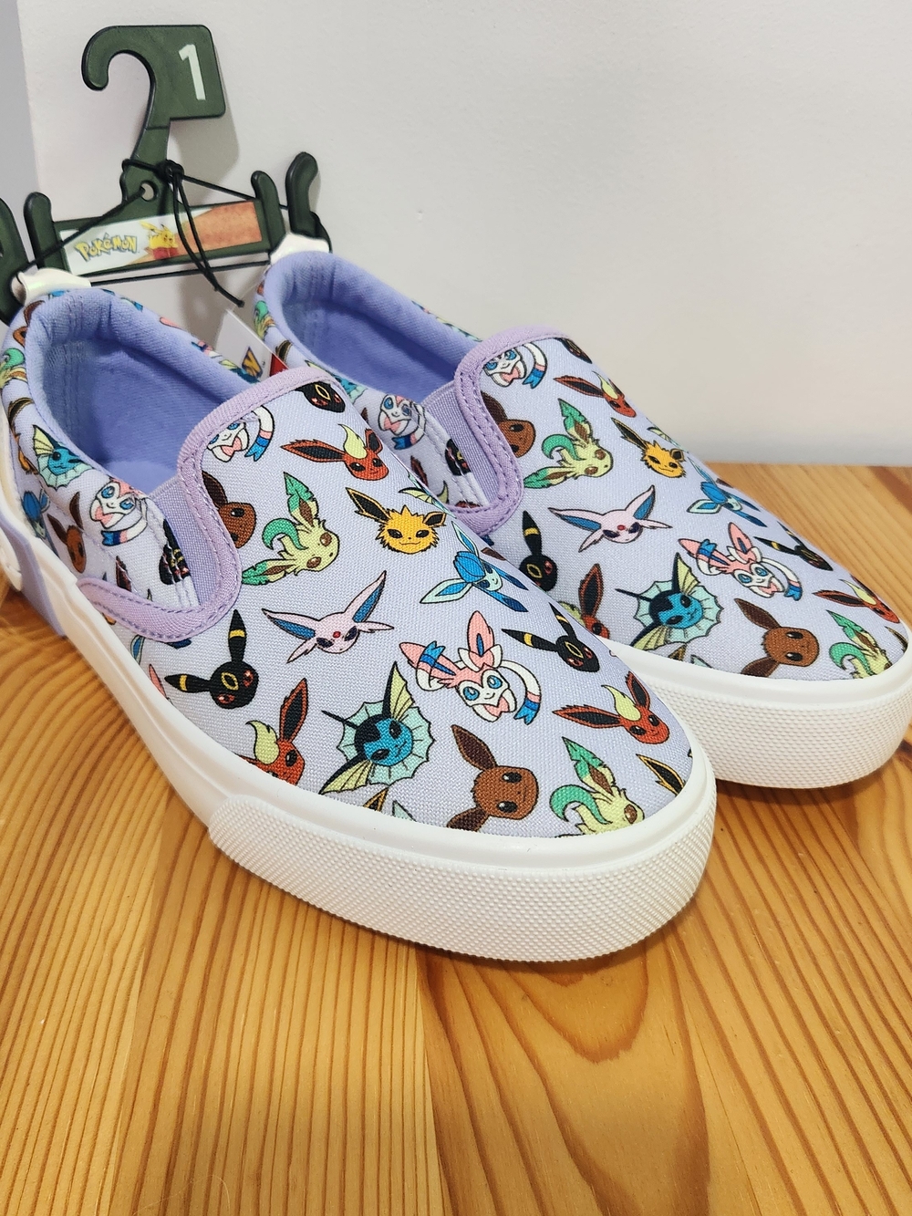Girl's Size 1 Pokemon Slip-On Shoes in Lavender And White